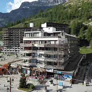 https://rsidence-les-cmes-centre-val-disre-val-disere.hotels-rhonealpes.com